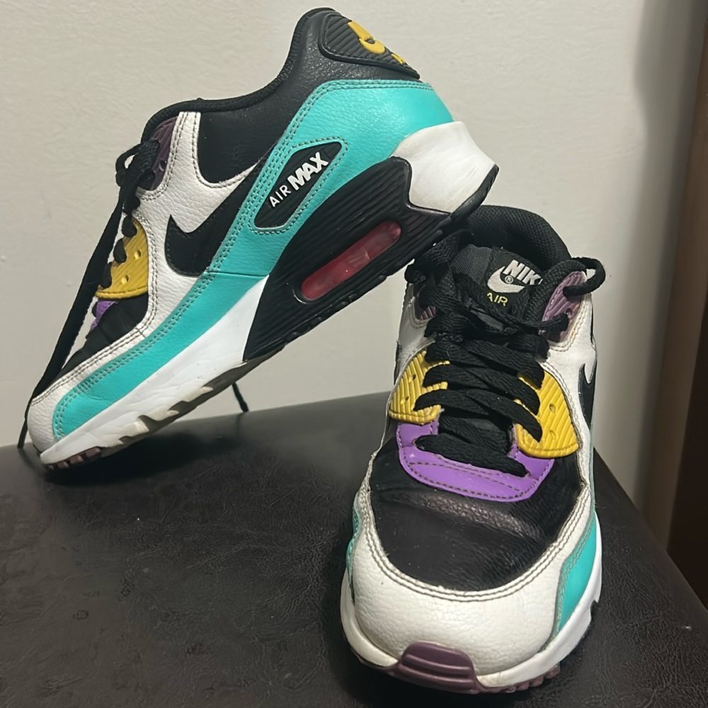 7 1/2 Nike Air MAX 90 “Black Bright Violet”